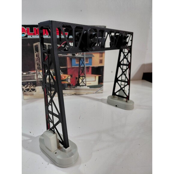 Lionel 6-12724 O Gauge Model Railroad Accessory Operating Signal Bridge w/Box - Picture 2 of 15